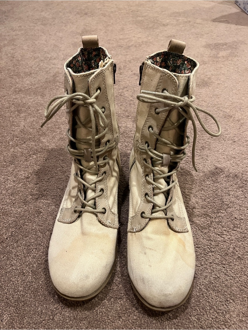 Seychelles Women’s Lace-Up Combat Boots in Taupe/ivory size 10. As-is